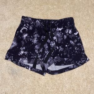 LULU LEMON! Black and white athletic shorts